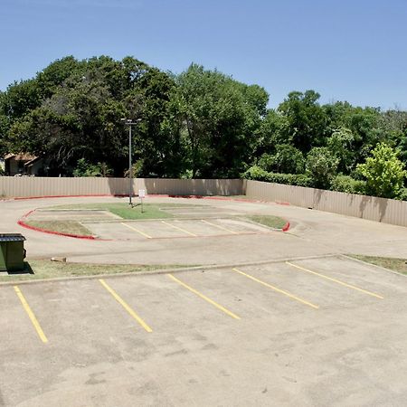 Executive Inn Of Arlington, Near At&T Stadium Exteriör bild